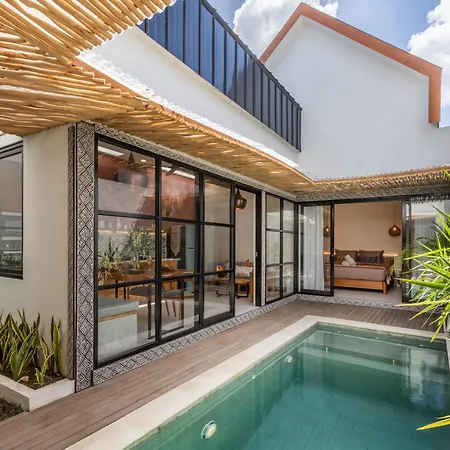 Modern And Petite 2Bd Seminyak Villa Construction Near