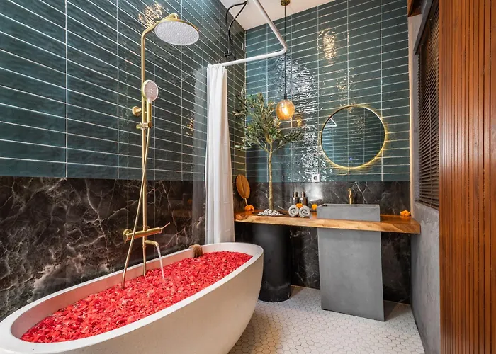 Villa Modern And Petite 2bd Construction Near