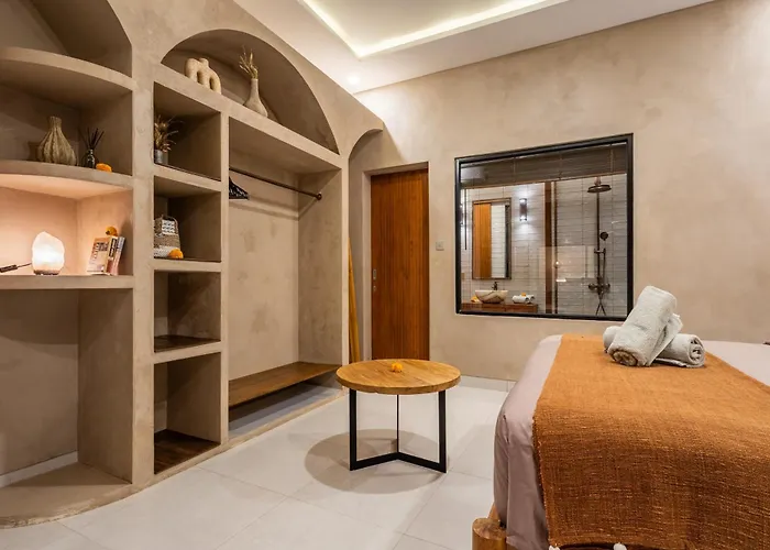 Villa Modern And Petite 2bd Construction Near Seminyak
