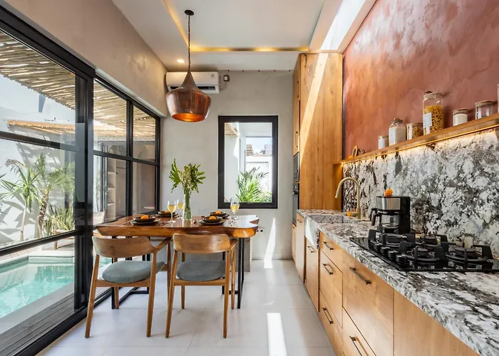 Modern And Petite 2bd Construction Near Villa